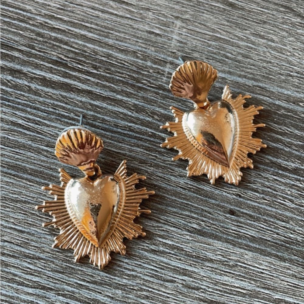HeartāshapeāearringsāA16 - Picture 4 of 6
